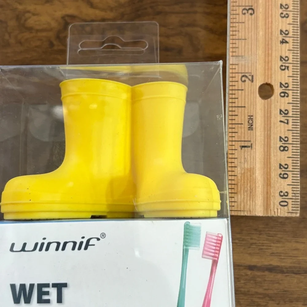 Winnif Wet Booties Yellow Toothbrush Holder New in Box Bathroom Decor Kids Child